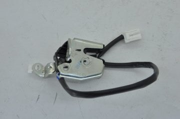 Bagaj Kilidi Sol Alt (Kablolu) Doblo 2001-2010 Arası (Çift Kapı)