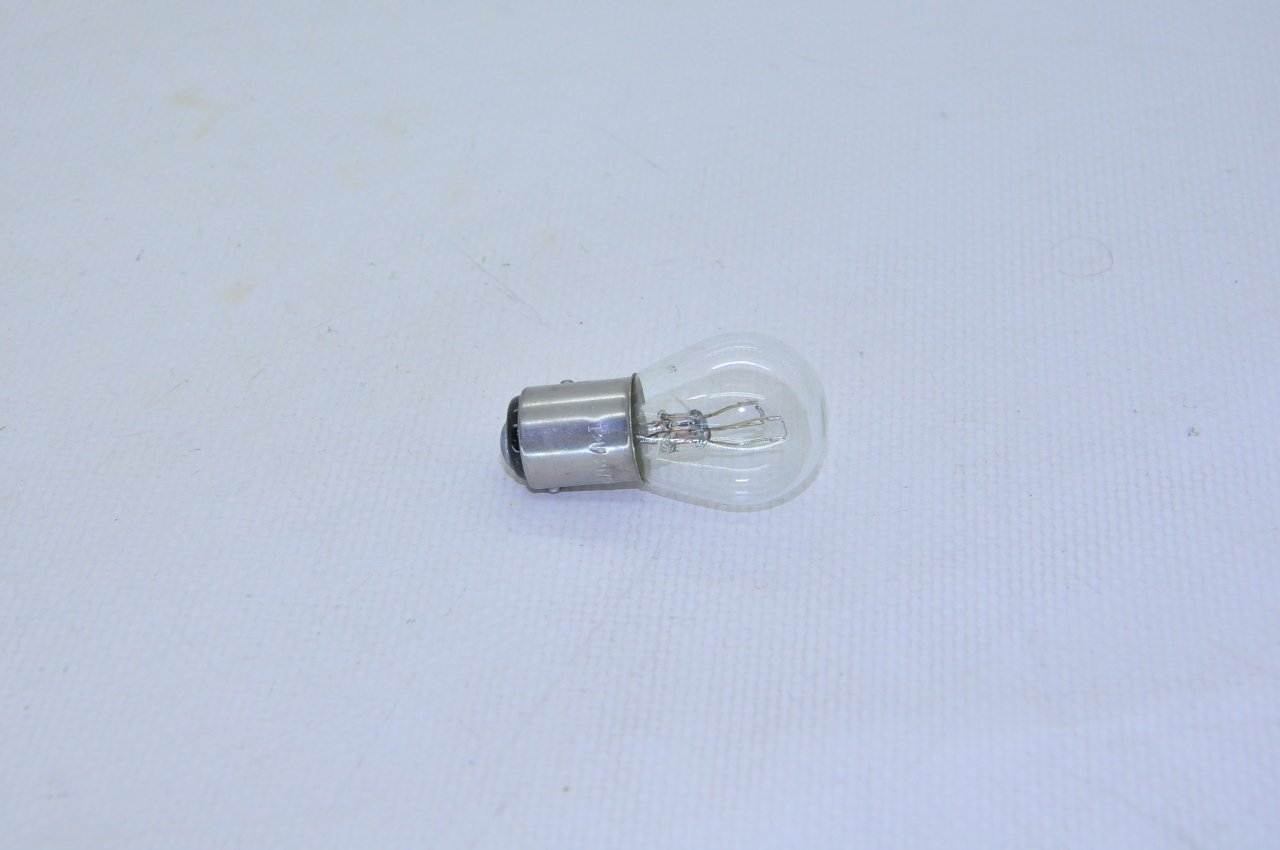 Çift Duy Ampul (Yakın Tırnak)