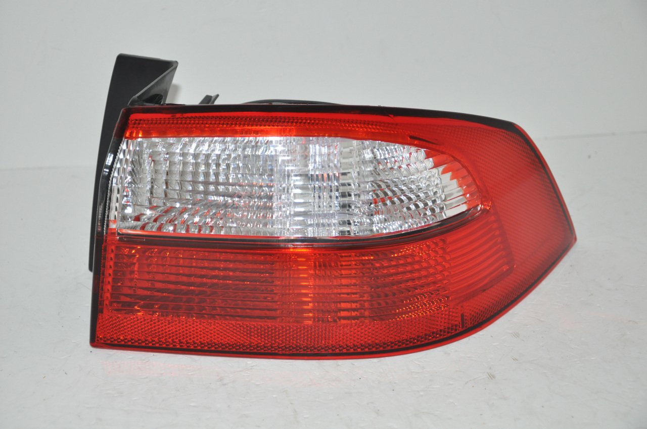 Stop Lambası Dış Sağ Laguna II 2001-2007 Arası