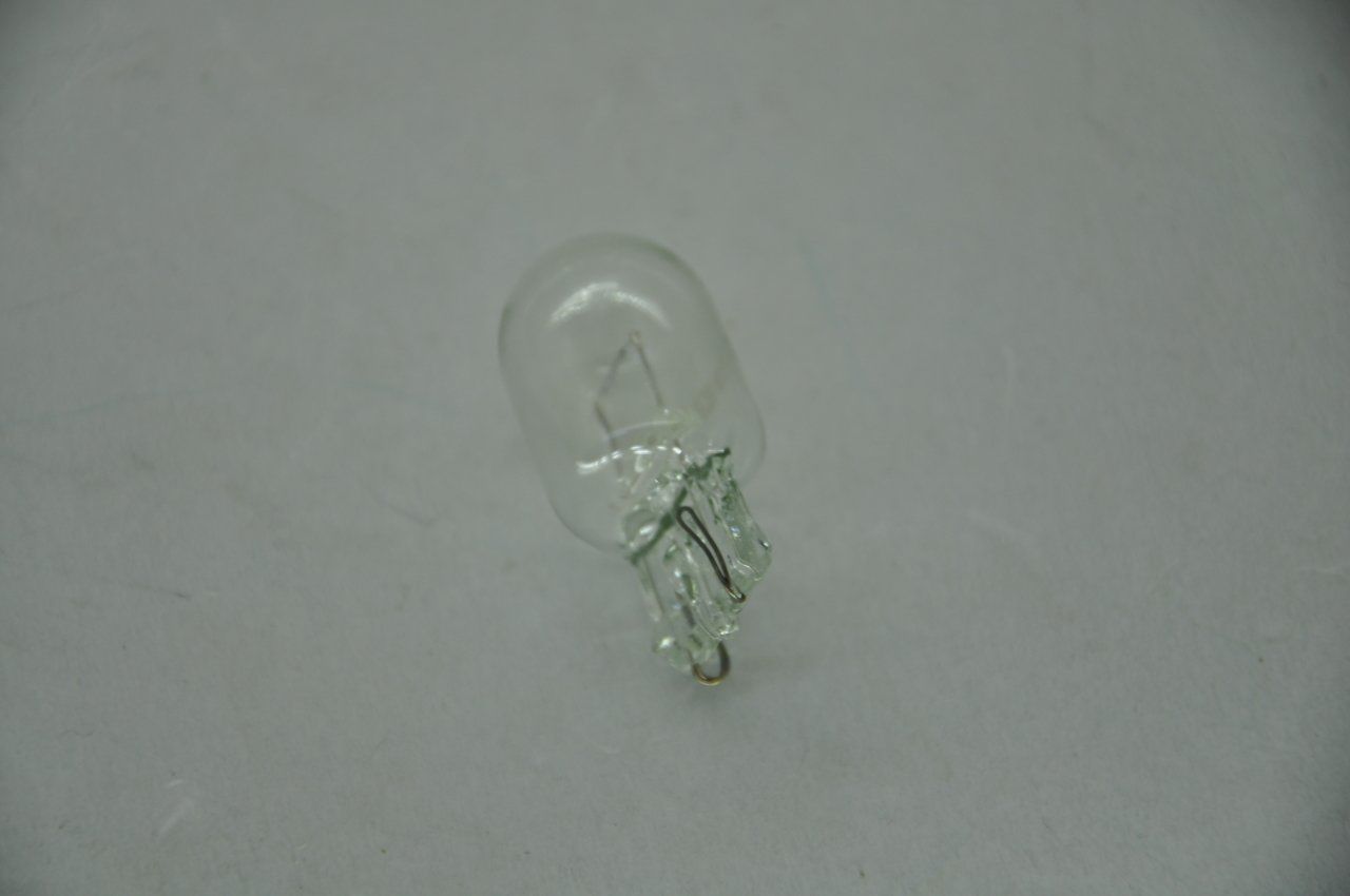 Gündüz Far Ampulu 21 W (Tekli)