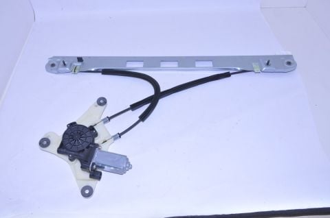 Cam Krikosu Ön Sol Master 2011 Sonrası (Elektirikli)
