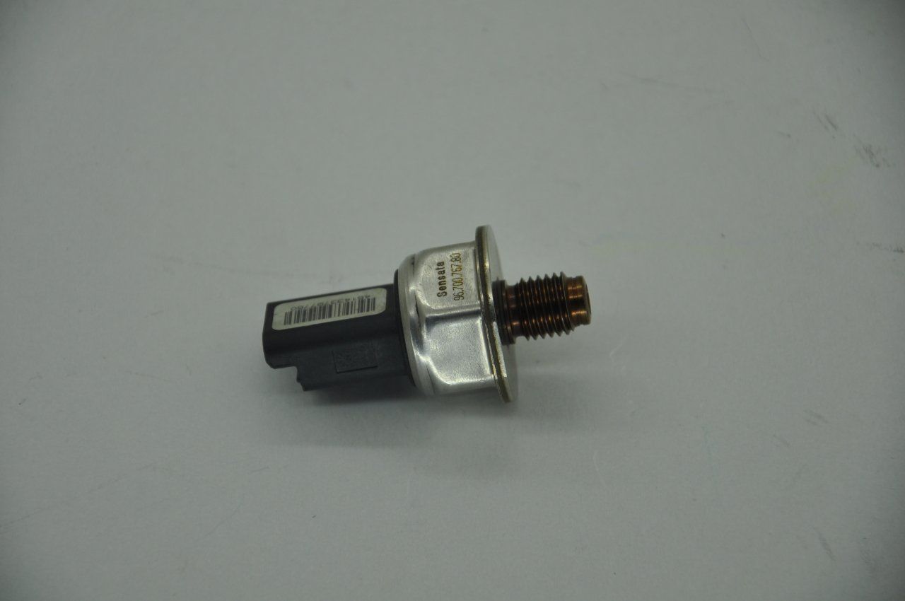 Mazot Basınç Pompa Müşürü 1.5 Clio-Kango-Megane II-Dacıa Logan (Kalın Diş)