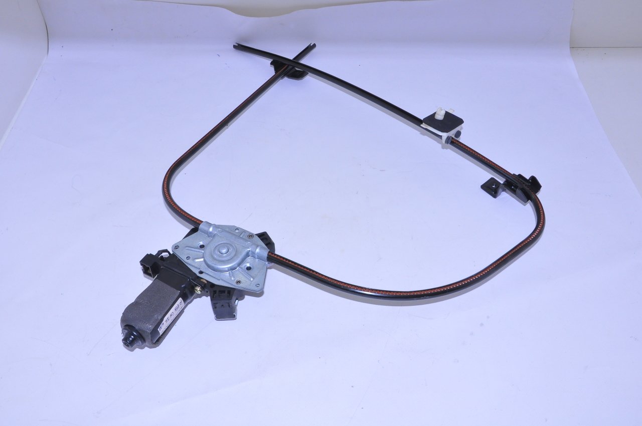 Cam Krikosu Ön Sol R19 (Elektirikli)