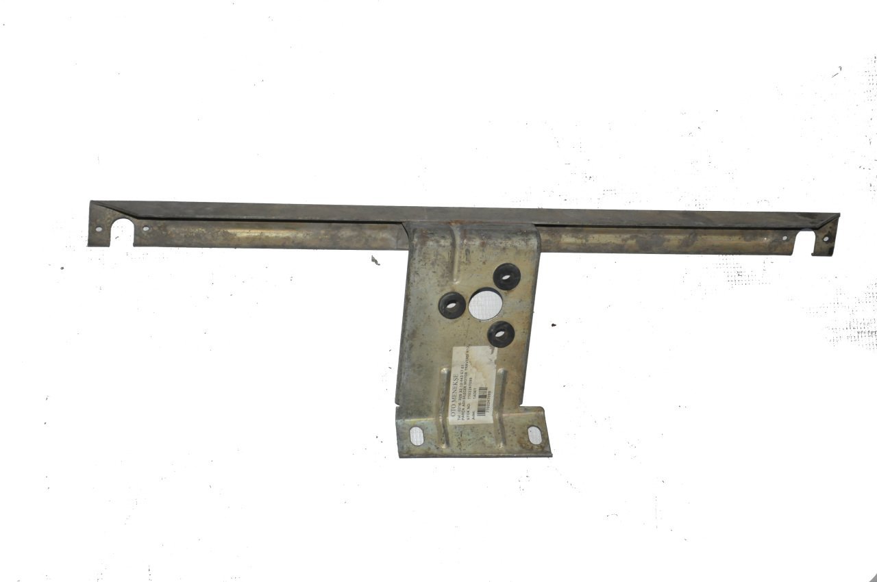 Silecek Motor Şasesi Ön R12