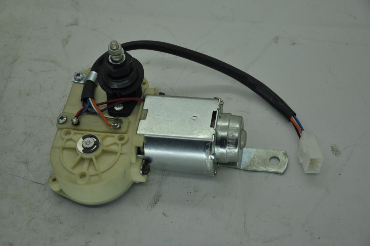 Silecek Motoru Arka Kartal (Vidalı)