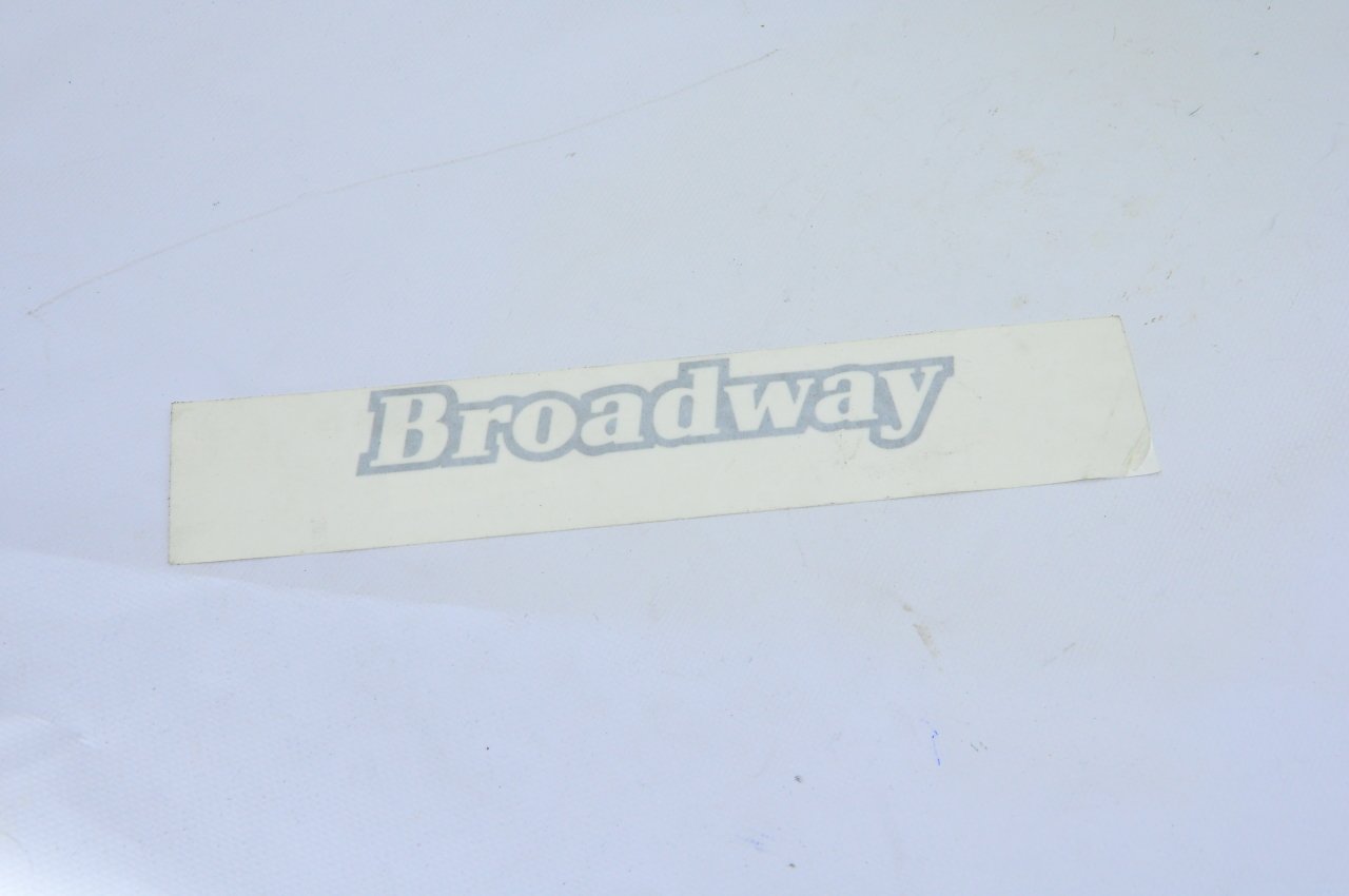 Broadway Yazı Ym (Açık Renk)