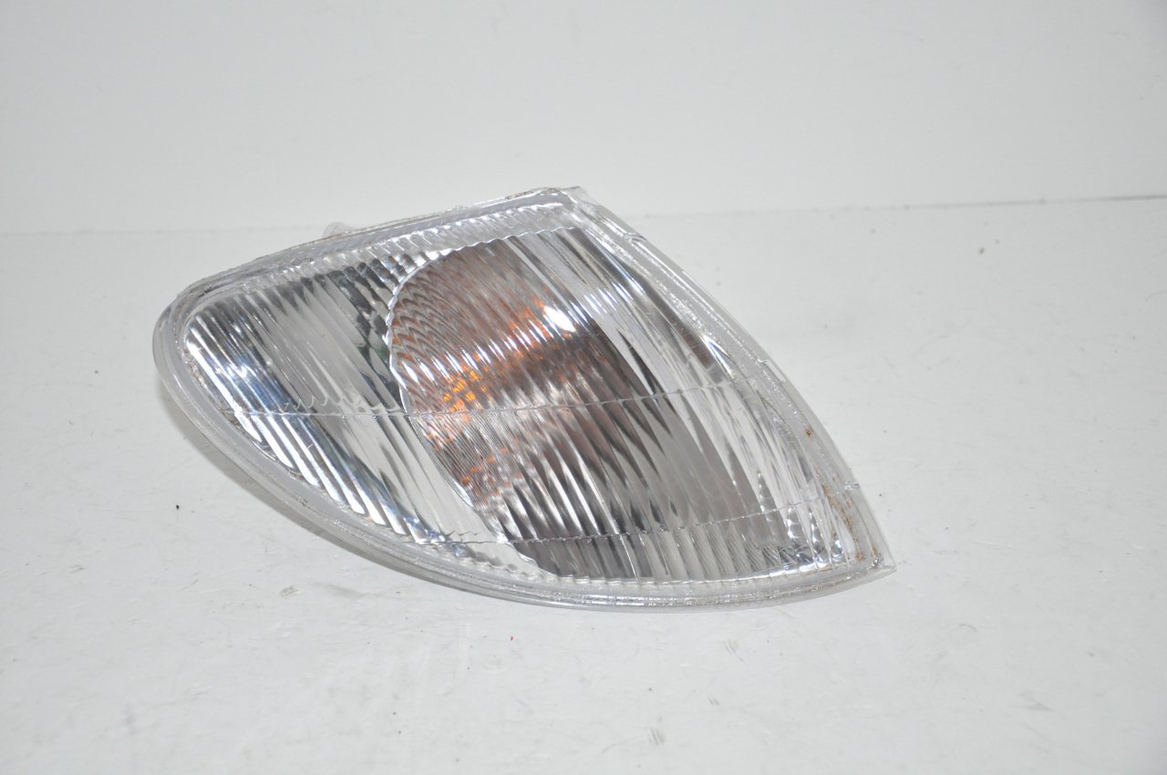 Sinyal Lambası Ön Sağ Megane 1995-2002 Arası