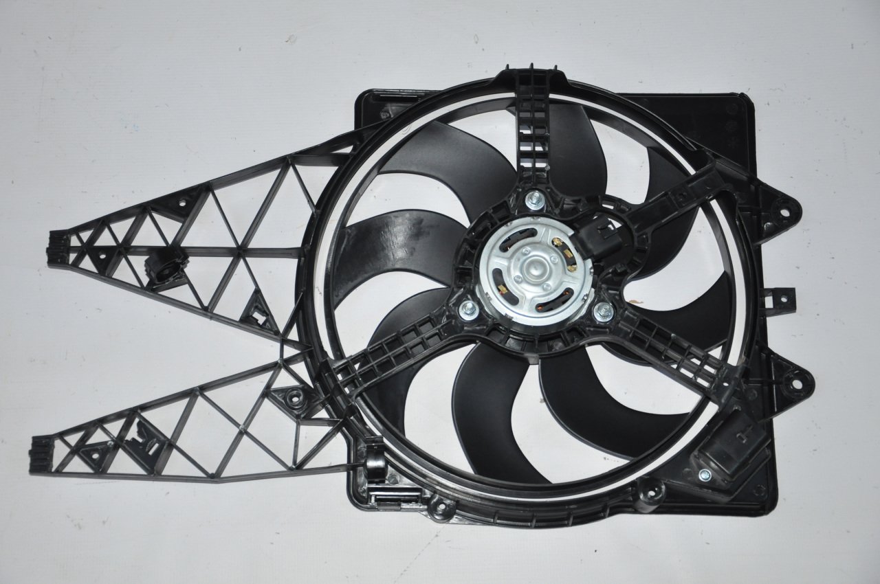 Fan Motoru 1.3-1.4 Grande Punto 2006-2010 Arası (3 Fişli)