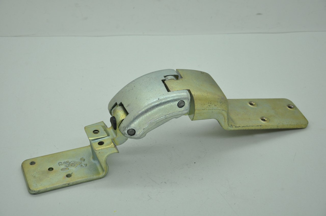 Bagaj Kapak Menteşesi Sol Master 2004-2011 Arası