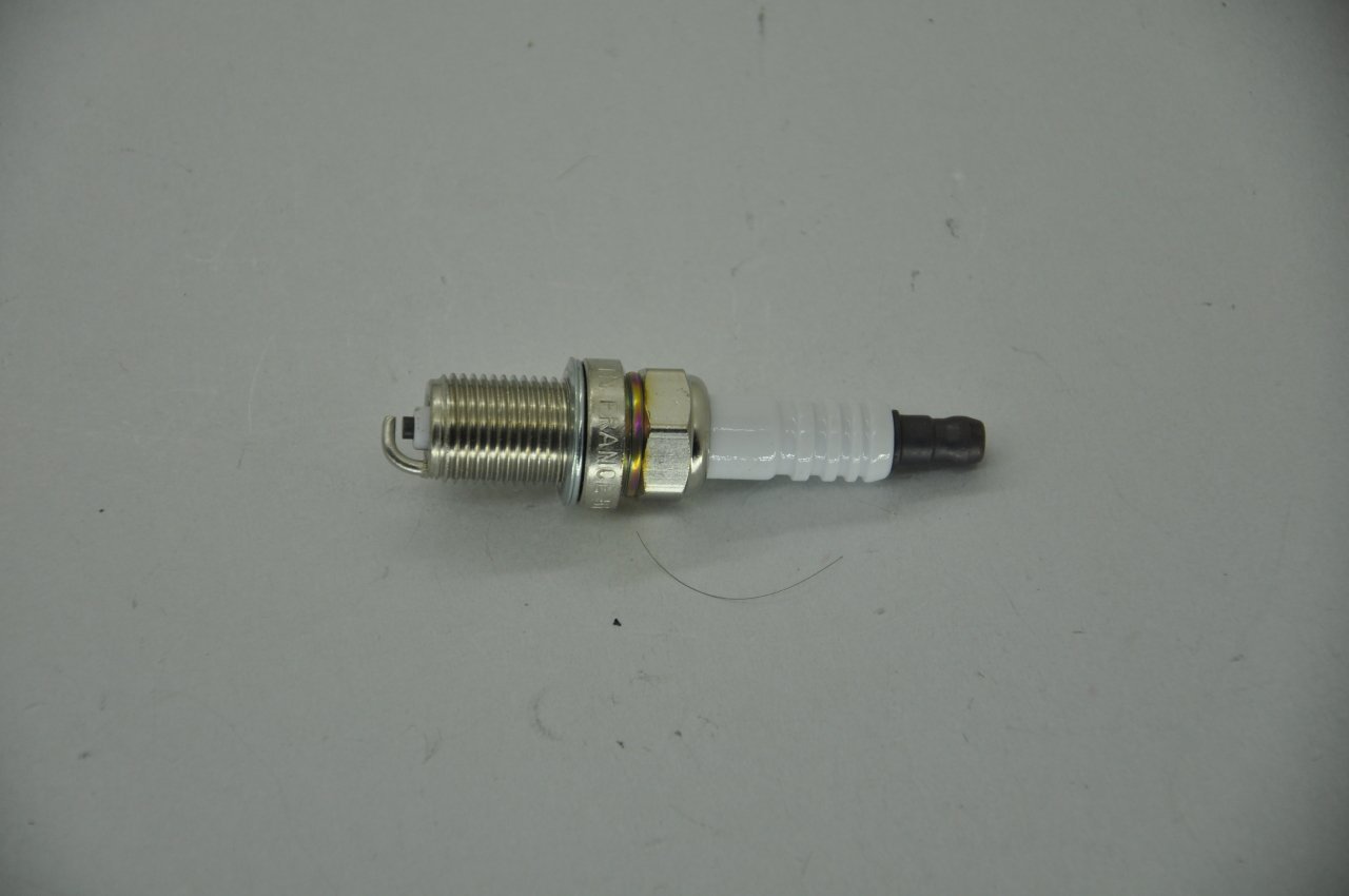 Buji (Adet) 1.4 Clio-Kango-R9-R19 Enjeksiyonlu