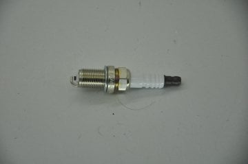 Buji (Adet) 1.4 Clio-Kango-R9-R19 Enjeksiyonlu