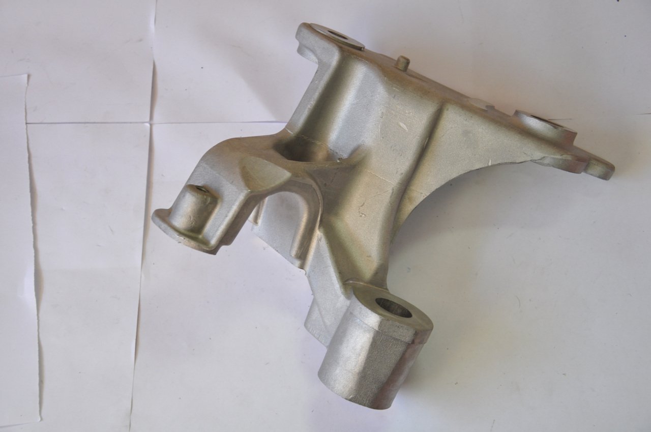 Motor Beşiği Yan Bağlantı Ayağı Sol Megane IV