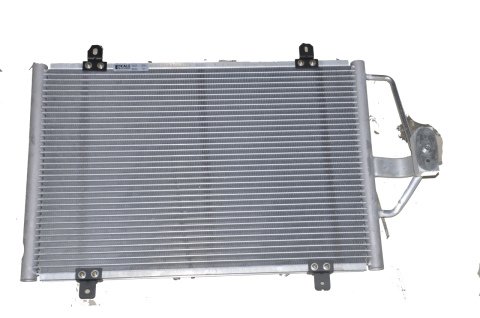 Radyatör Klima (Kondanser) Megane 1995-2002 Arası (Üstten Ayaklı)