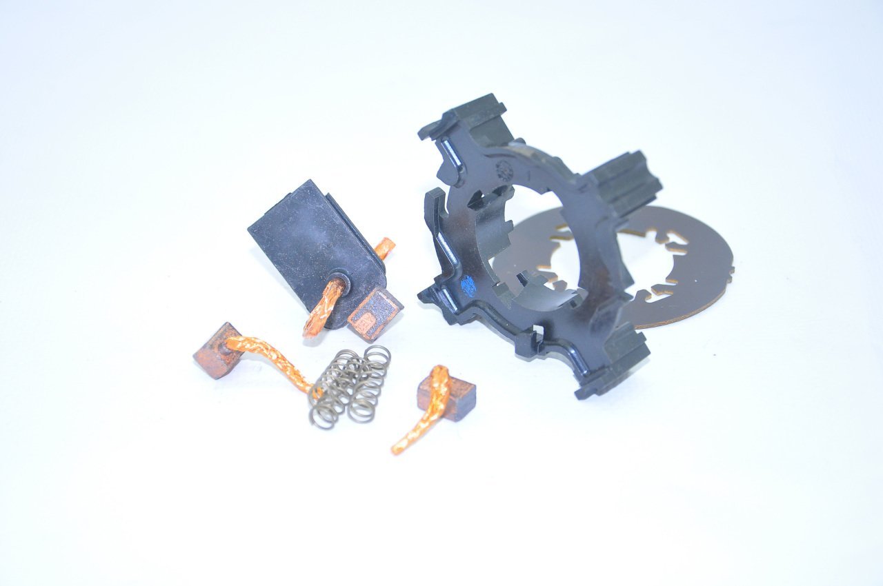 Marş Kömür Taşıyıcı Yuvası 1.6 16 Valf Megane II