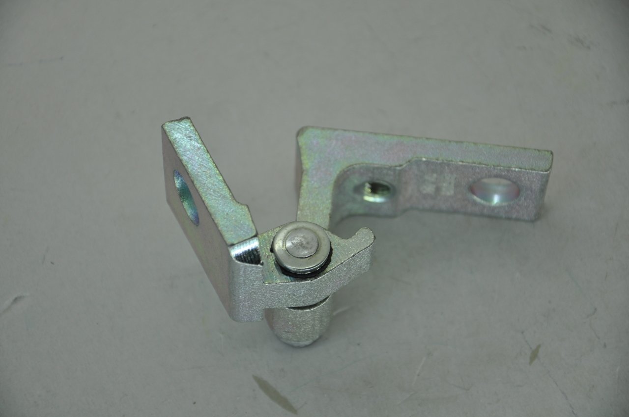 Kapı Menteşesi Üst Sağ Linea-Grande Punto (Ön Arka Kapı) Fiorino-Doblo 2010 Sonrası (Ön Kapı)