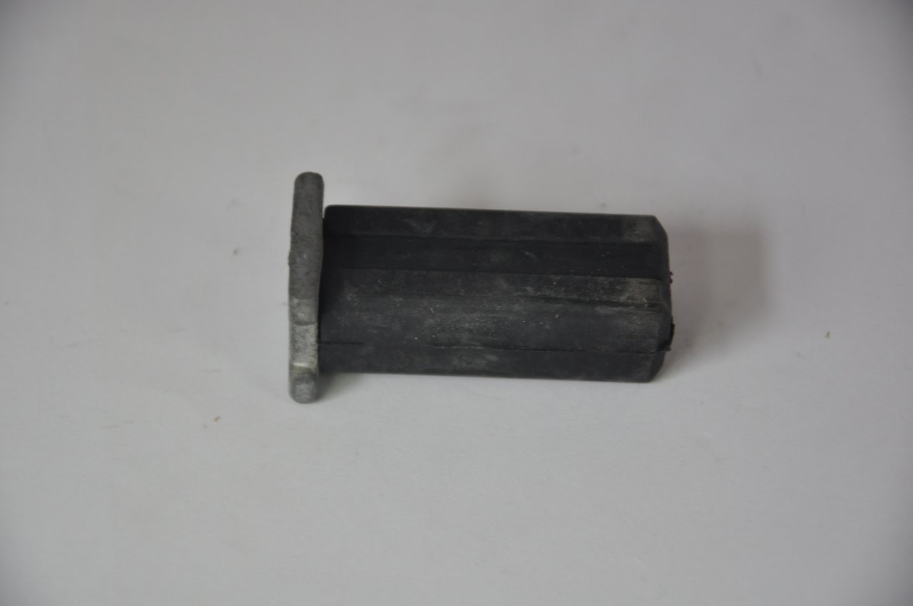 Radyatör Üst Sabitleme Takozu 2-3-2.5 Master II-III-1.9-2.0 Trafic