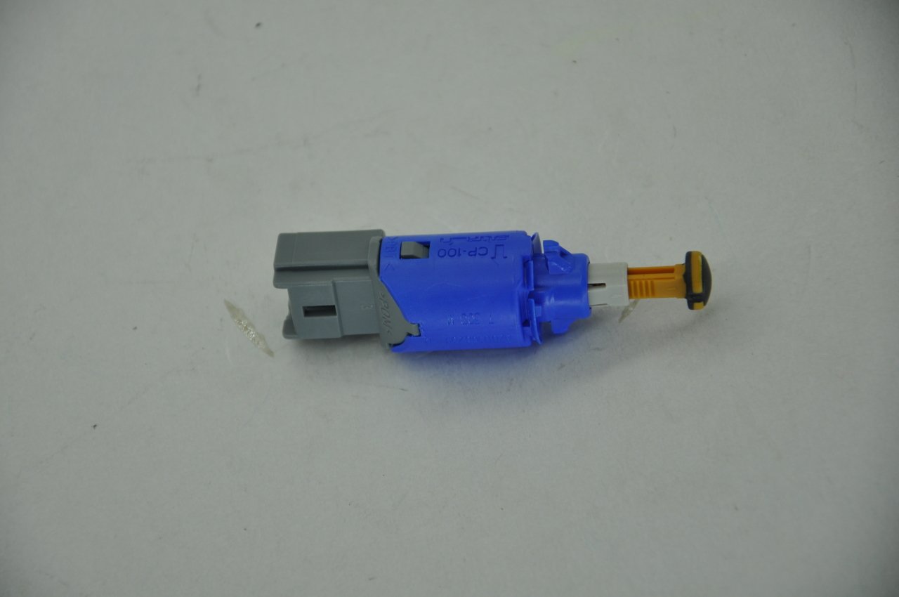 Pedal Müşürü Debriyaj-Fren Fluence-Megane III-Megane II-Kango III-Clio III (Gri Soket)