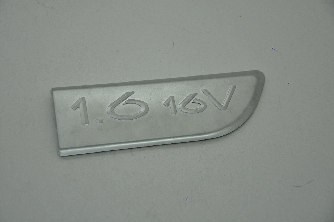 Çamurluk Yazısı Ön Sağ Megane II (1.6 16 Valf Krom)