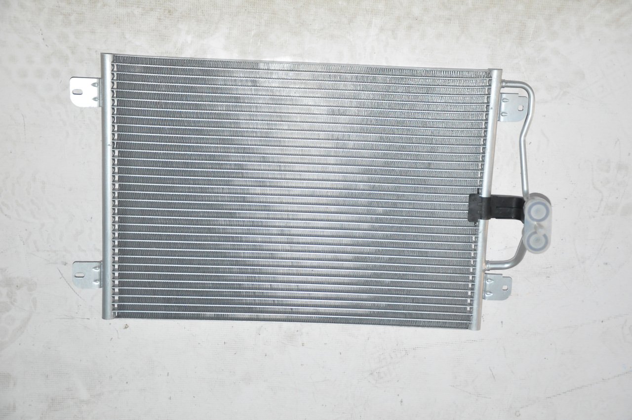 Radyatör Klima (Kondanser) Megane 1995-2002 Arası (Yandan Ayaklı)