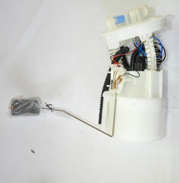 Yakıt (Benzin) Şamandırası+Motor 1.6 16 Valf Megane 1995-2002 Arası