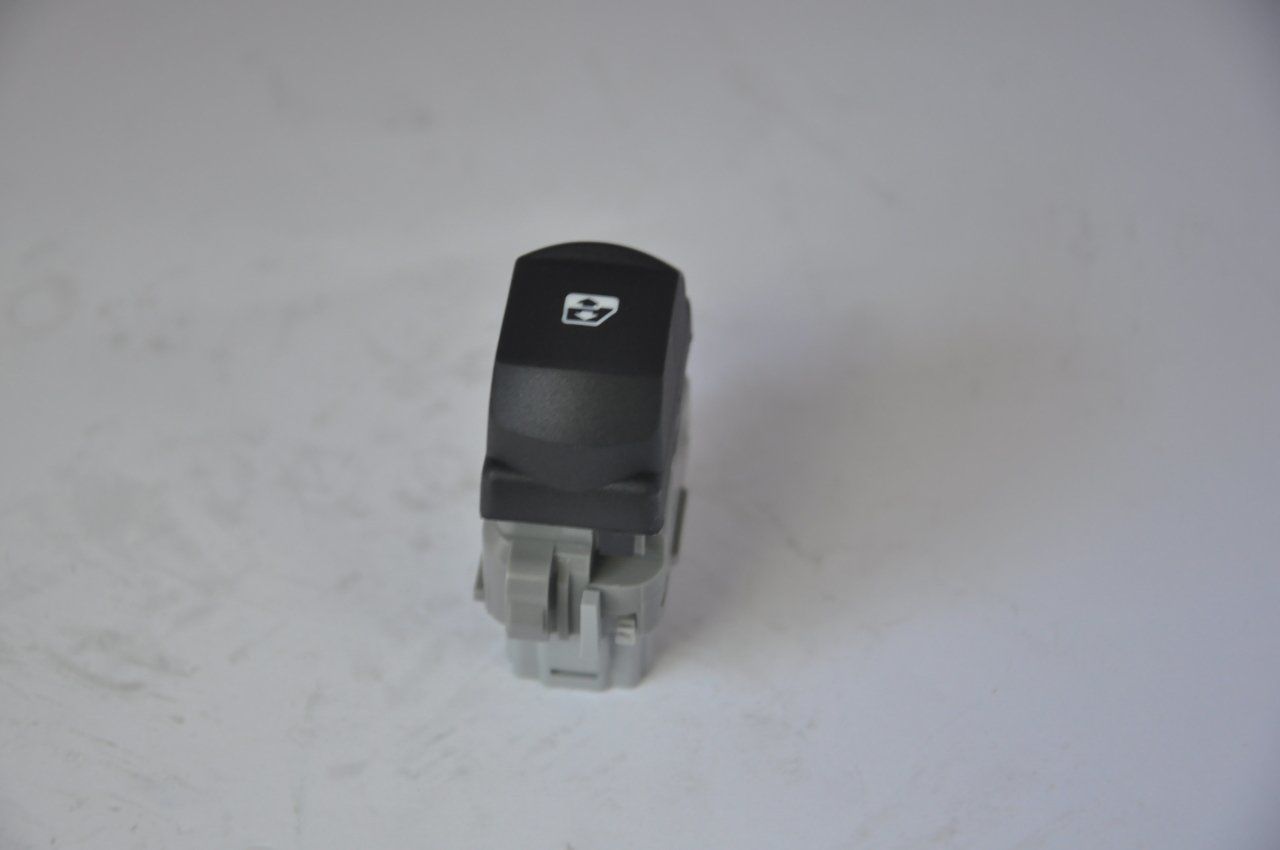 Cam Açma Anahtarı Ön Sağ Megane II