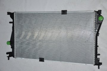 Radyatör Su 2.0 Trafic 2012 Sonrası
