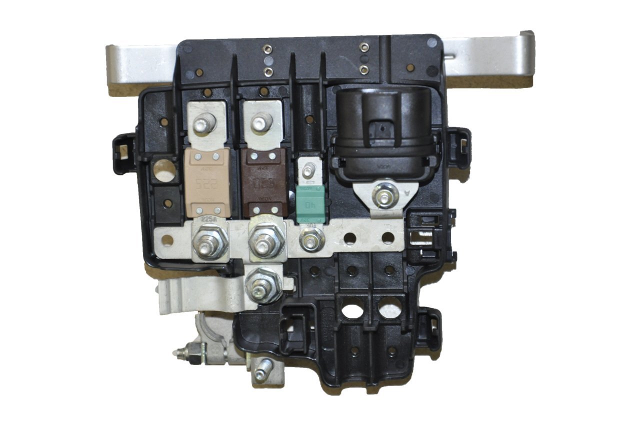 Akü Kutup Başı (+ Sigortalar Üzerinde) Master III 2011 Sonrası