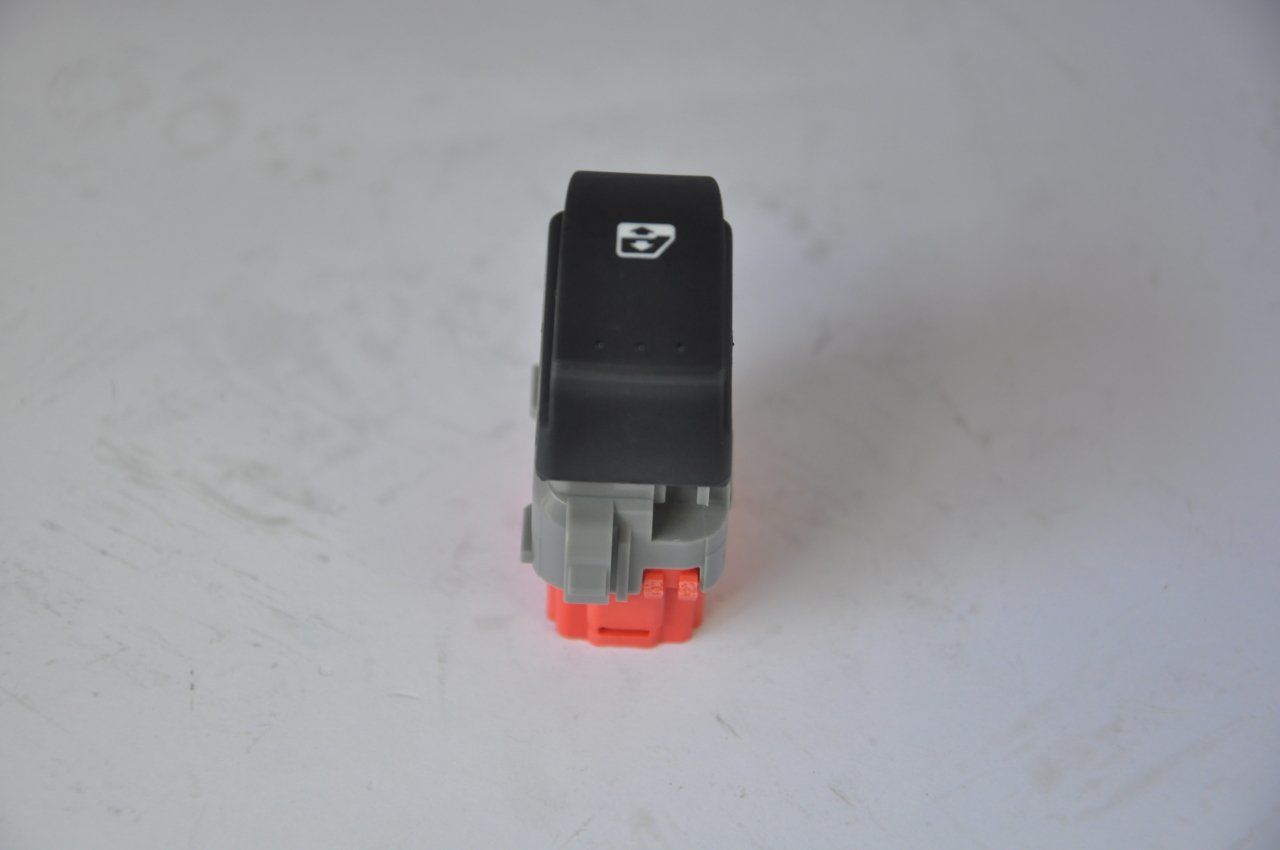 Cam Açma Anahtarı Ön Sol Kapı Dış Master 2004-2011 Arası (Kırmızı)