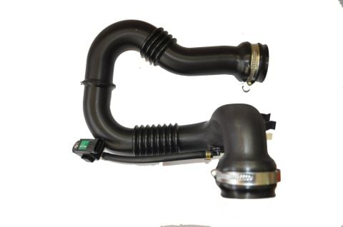 İntercool Hortumu (Sağdan Çıkış Üst) 2.0 Trafıc M9R (Sensörlü)